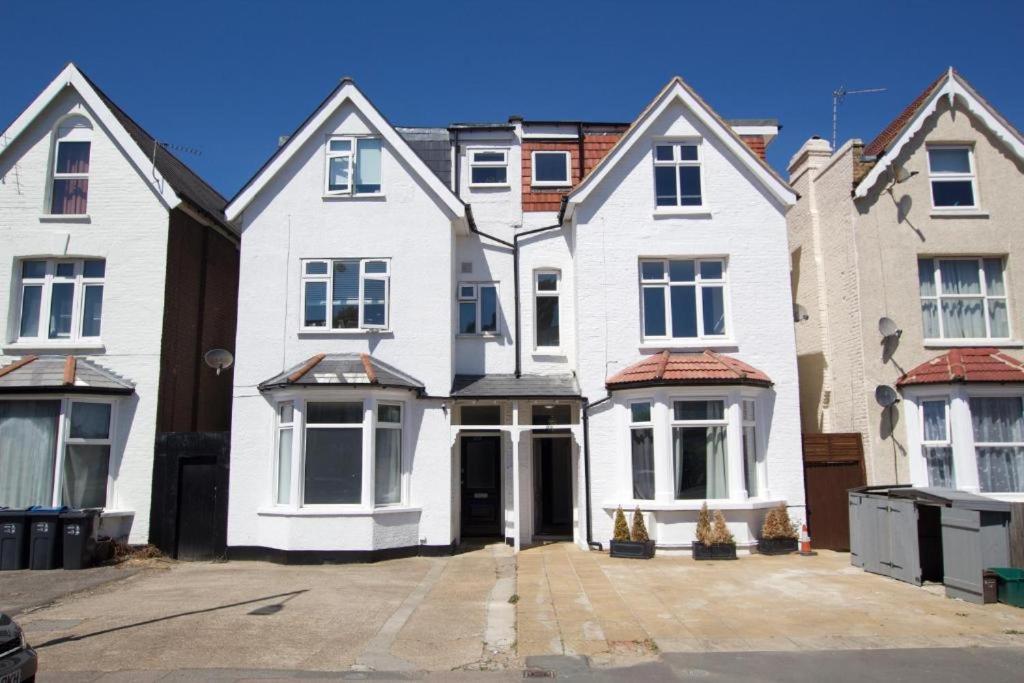 Stylish 1 Bed Flat With Private Terrace In Wimbledon - 3 The Queens Лондон Екстер'єр фото