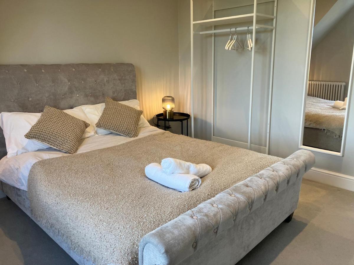 Stylish 1 Bed Flat With Private Terrace In Wimbledon - 3 The Queens Лондон Екстер'єр фото